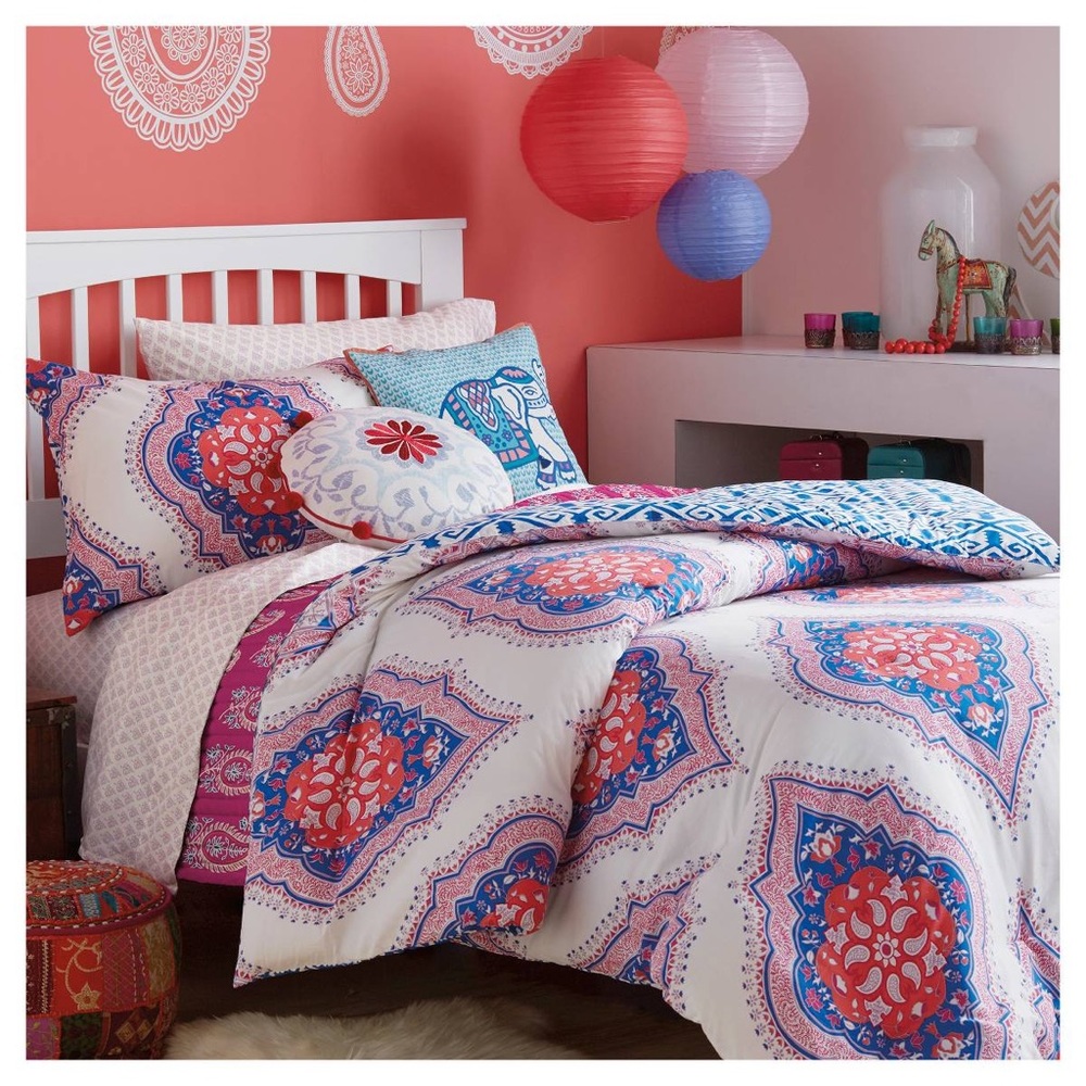 Twin XL Reversible Comforter & Sham Set